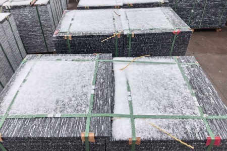 老礦夜里雪