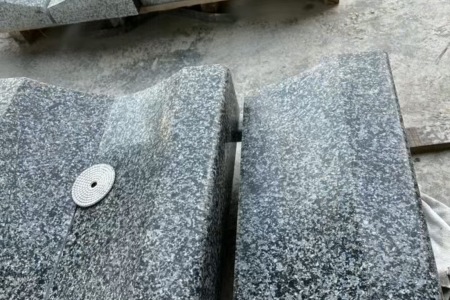 芝麻黑路沿石