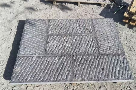 青石鑿面