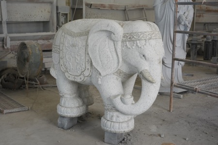 石象 Stone Elephant