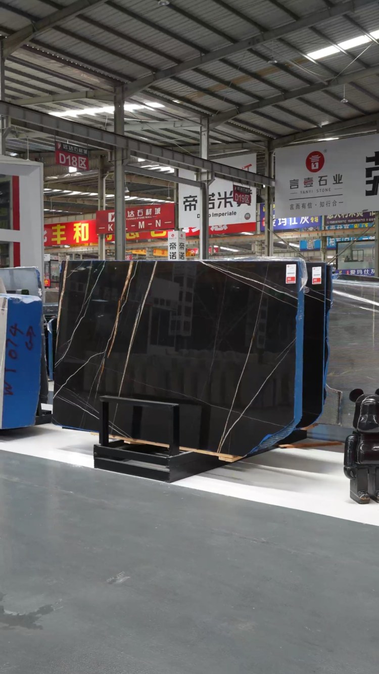 勞倫黑金
