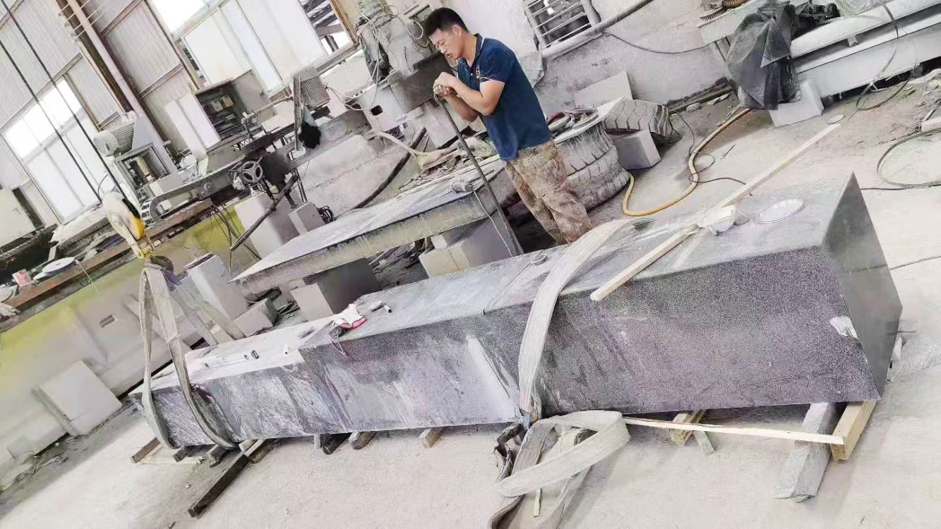 章丘黑石凳