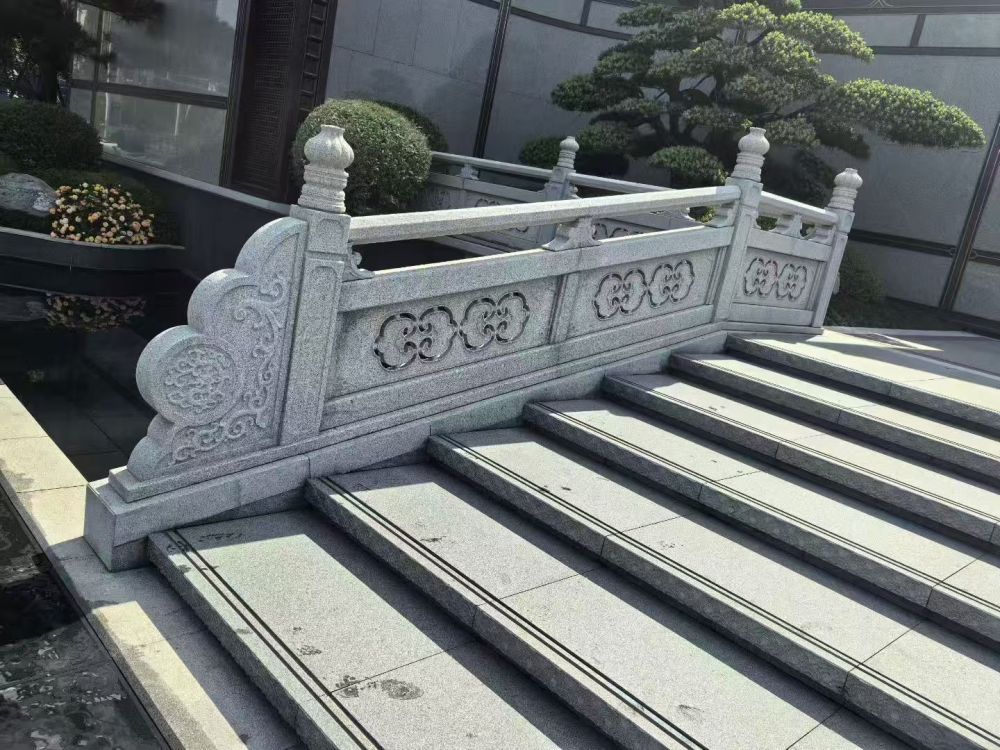 古奇綠欄桿