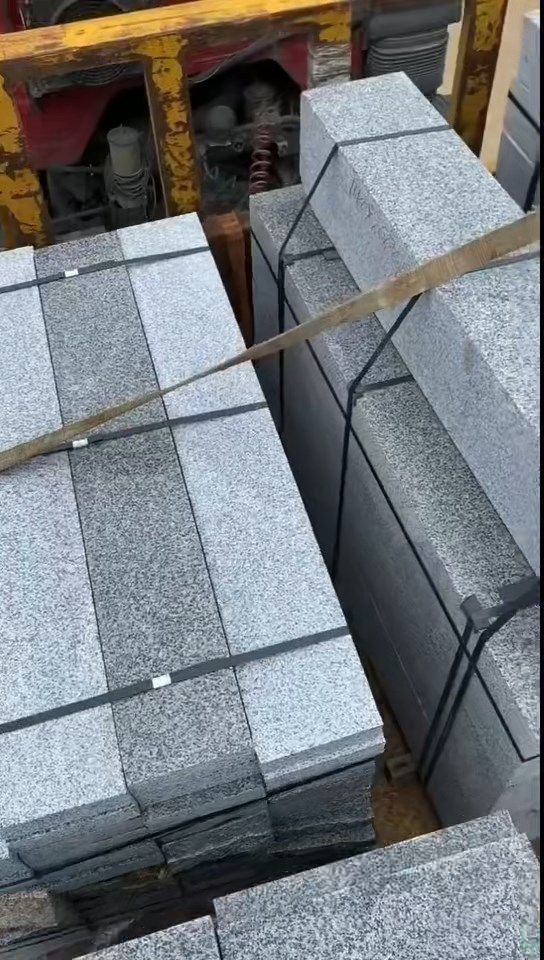 芝麻灰墓碑板