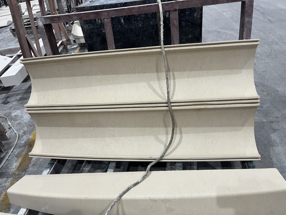 沉香米黃?、維納多、維納灰、百里香、羅馬木紋
??電話：17305959369小梁
?地址：海西石材城六路c13-15