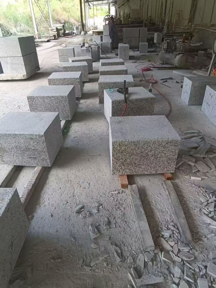 芭拉白斧剁面坐凳石凳