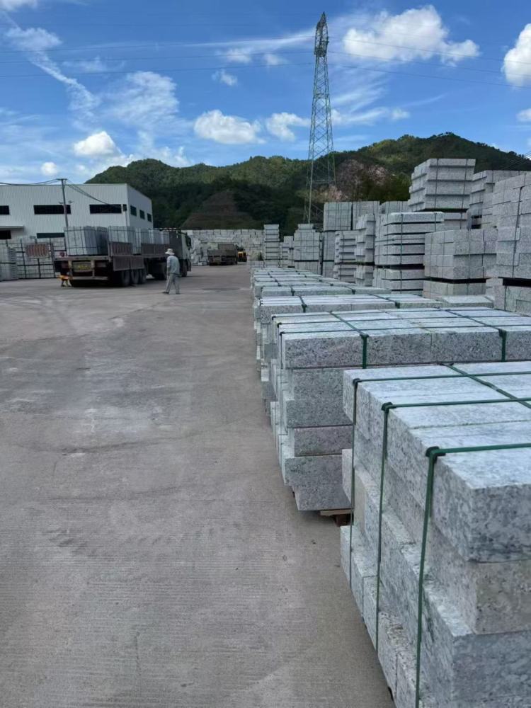 芭拉白(大白花)路沿石