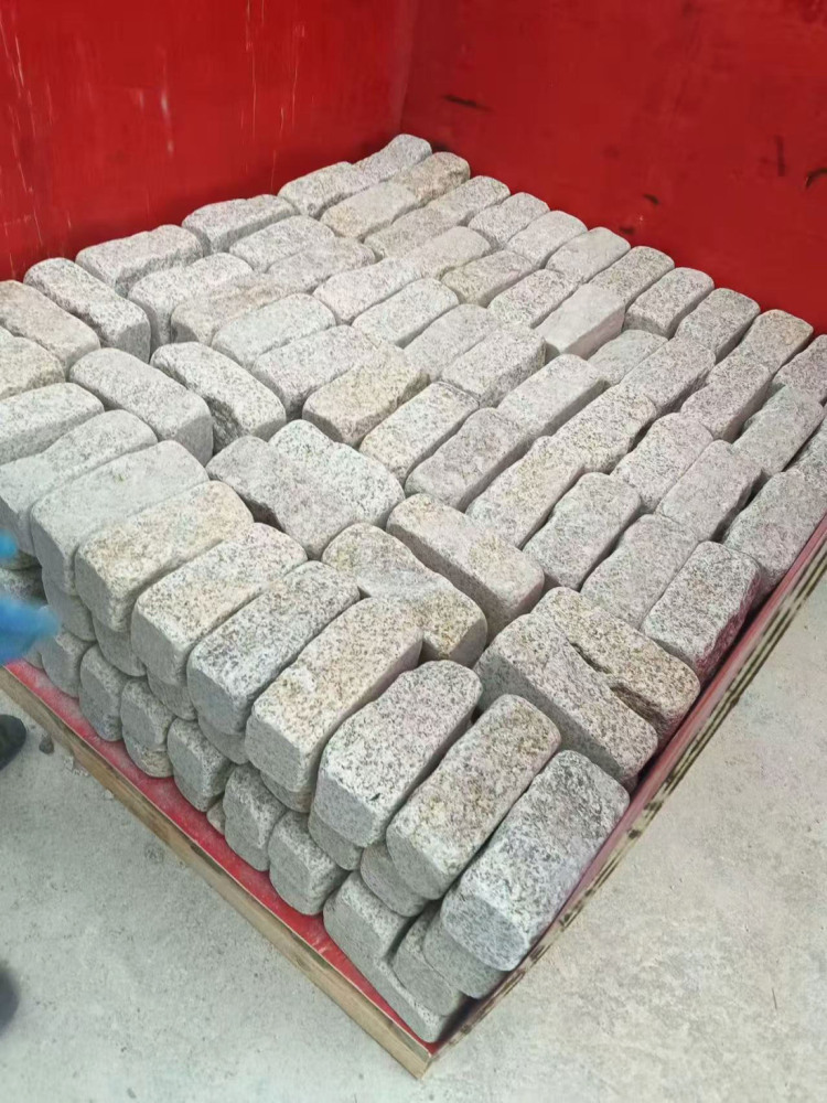 黃金麻滾石
