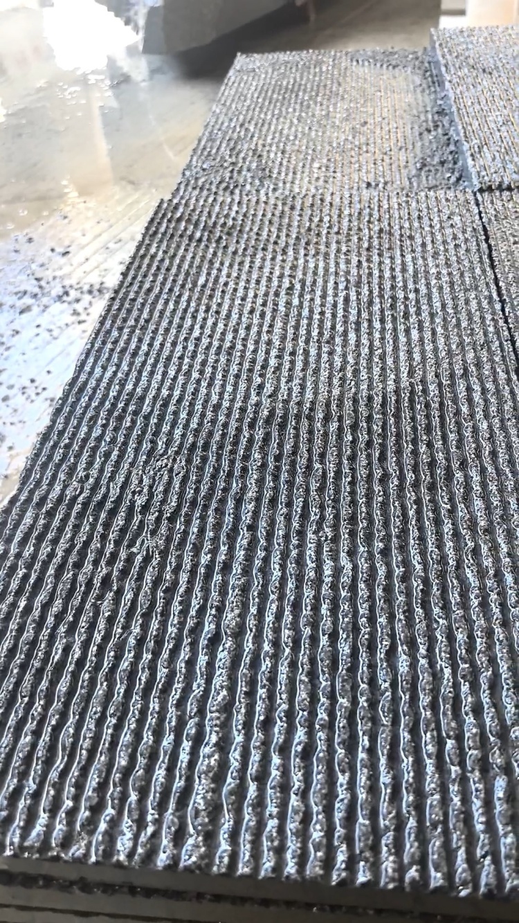 福建芝麻黑流水石